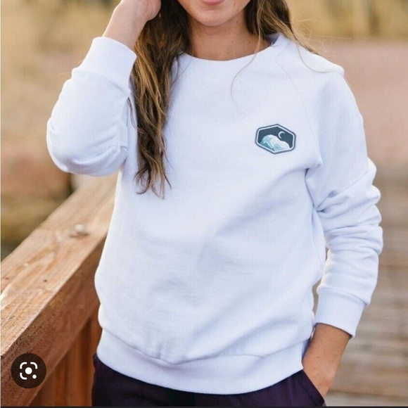 ZYIA Sweaters - Zyia White Mountain Patch Crewneck Fleece Lined Sweater sz S